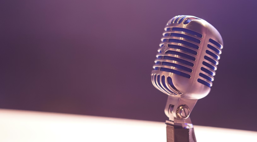 a 50s style microphone
